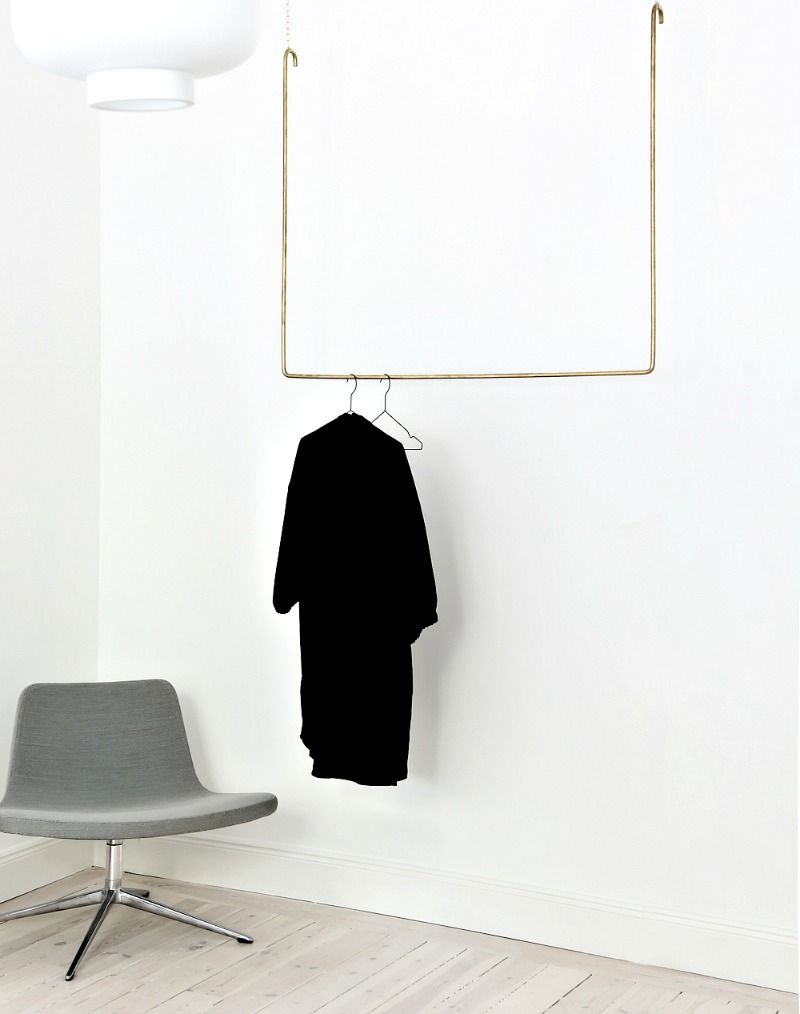 Hanging Clothes Rack