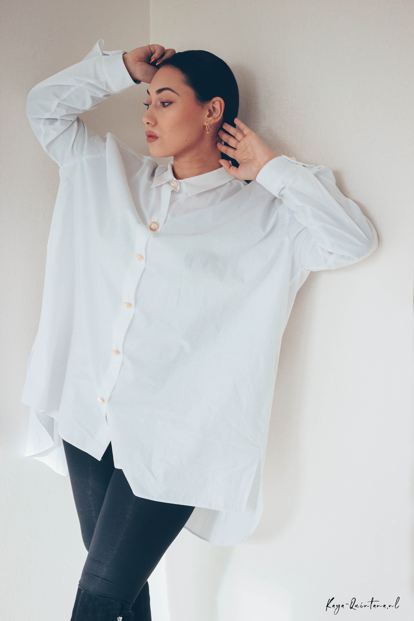                                                                                WHITE OVERSIZED BLOUSE OUTFIT